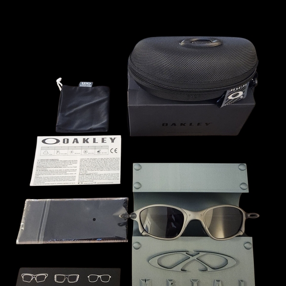 Polarized Brand New Oakley X Metal Juliet Black  Display Stand Not Included - Picture 1 of 7
